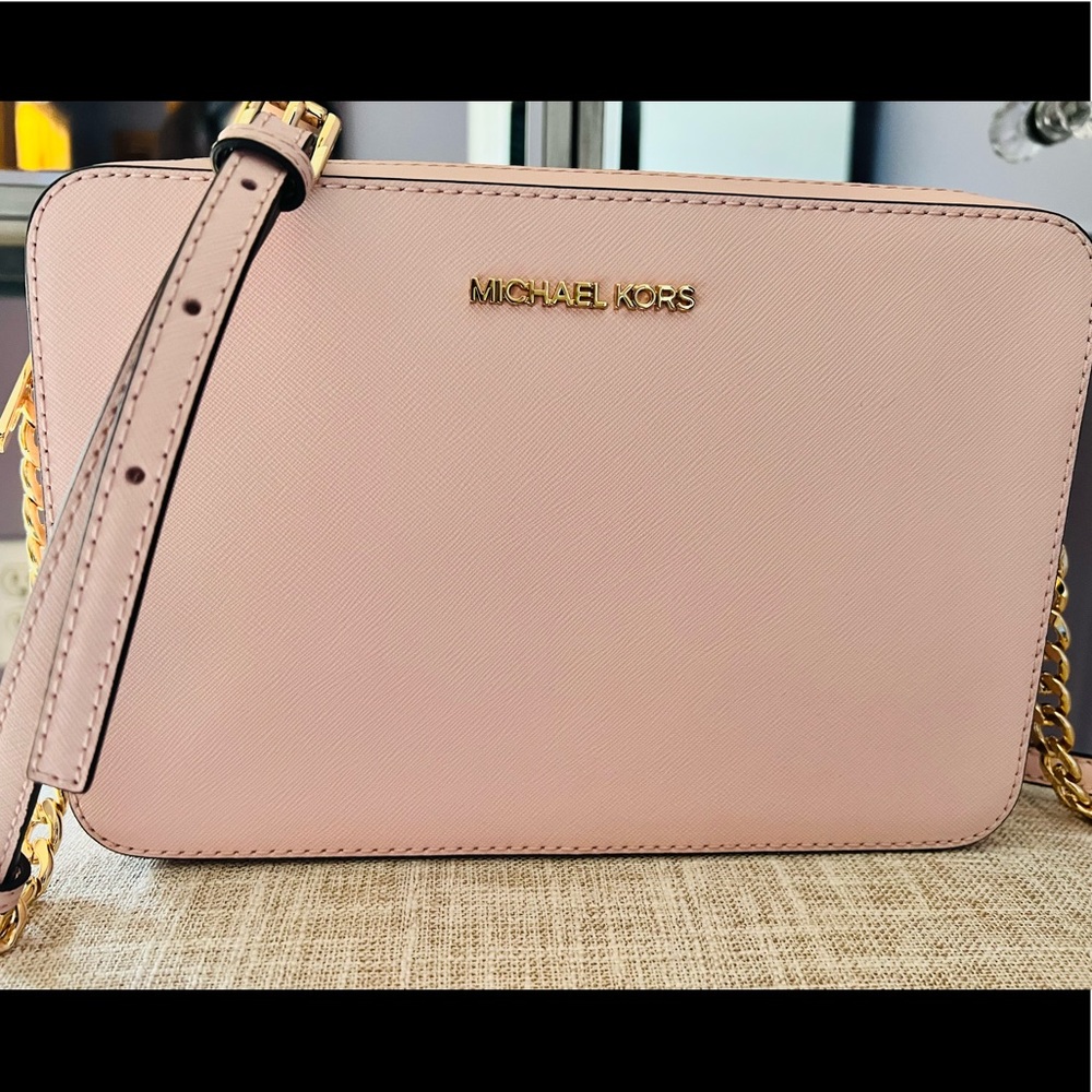 New Micheal Kors Jet Set East West crossbody